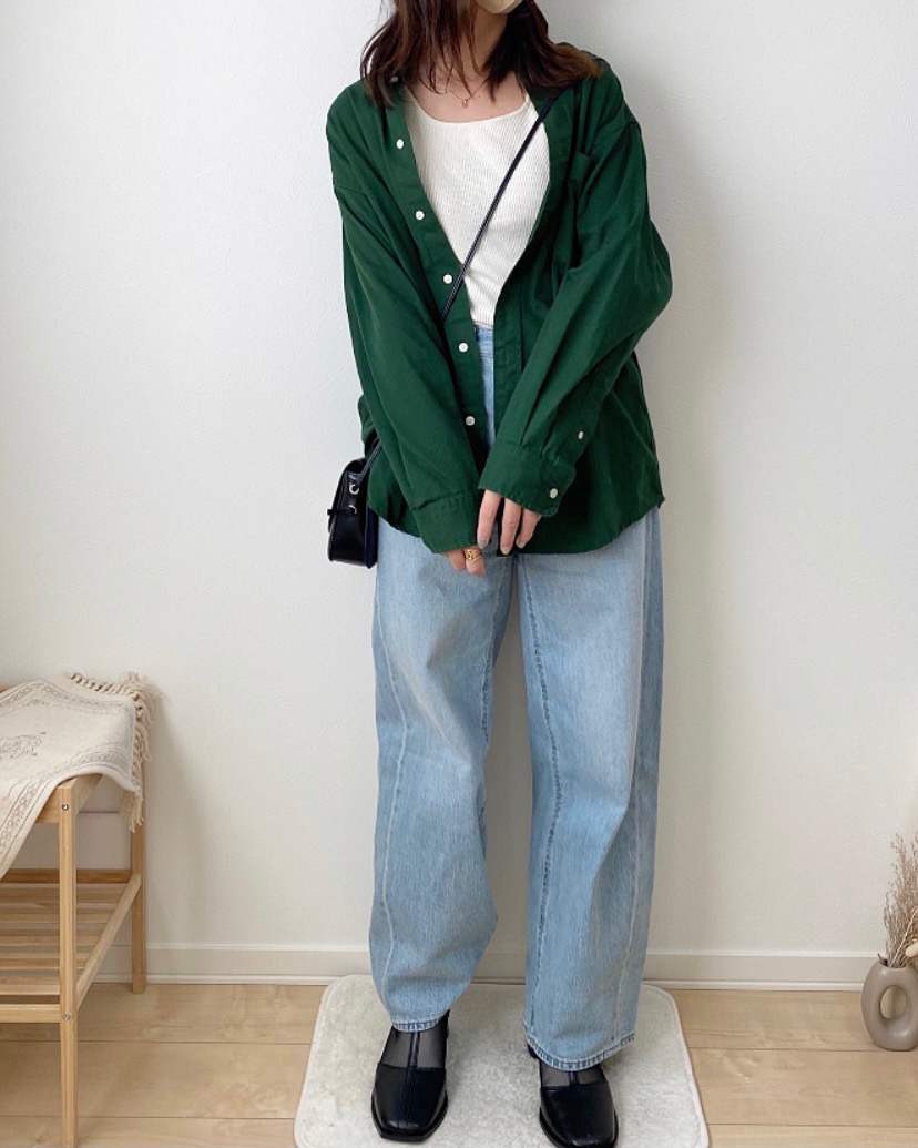 コットンクルーネックT(半袖)、ツイルオーバーサイズシャツ(長袖)」の