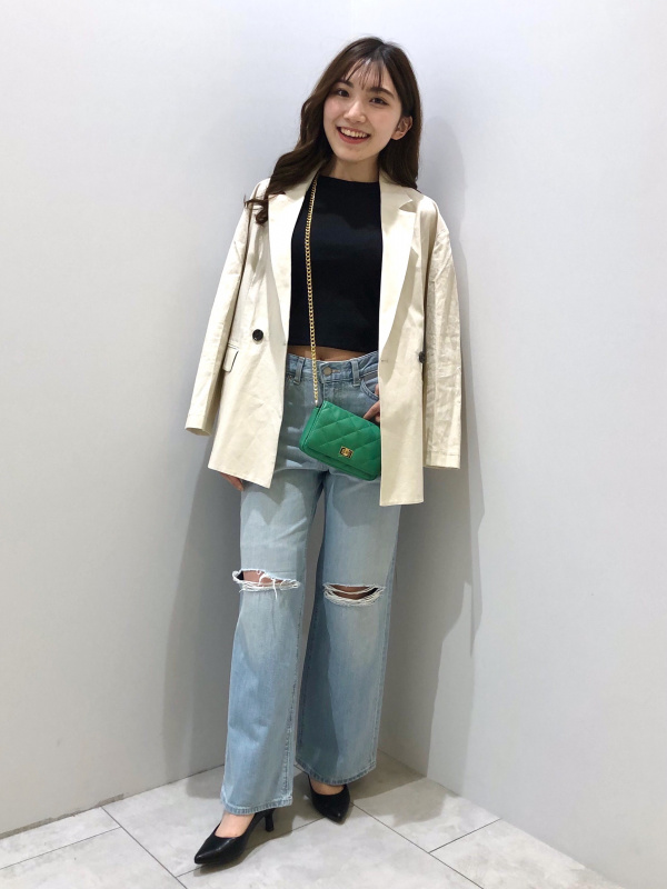 クラッシュワイドフレアジーンズYT+X（レディース）の着用