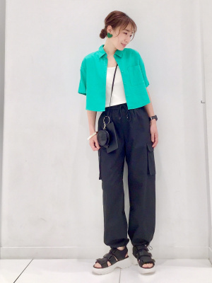 GU公式 | ブラフィールクロップドバックオープンタンクトップ