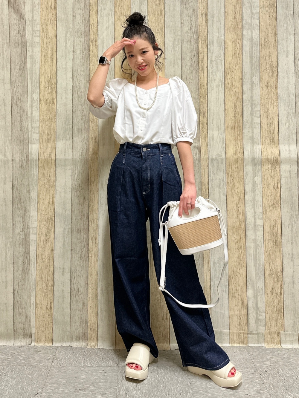 パフスリーブブラウス(5分袖)Q、ライトデニムワイドパンツ(丈標準69.0 