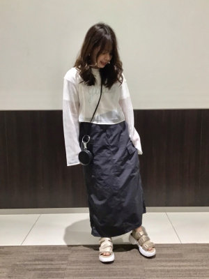 GU公式 | グラフィックT(半袖)(刺繍ロゴ)