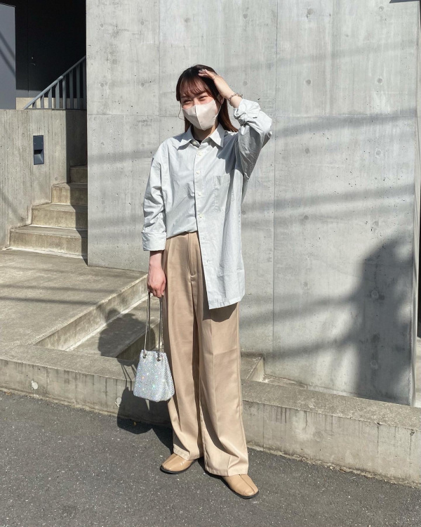 カラースラックス(丈標準69～73cm)（レディース）の着用コーディネート