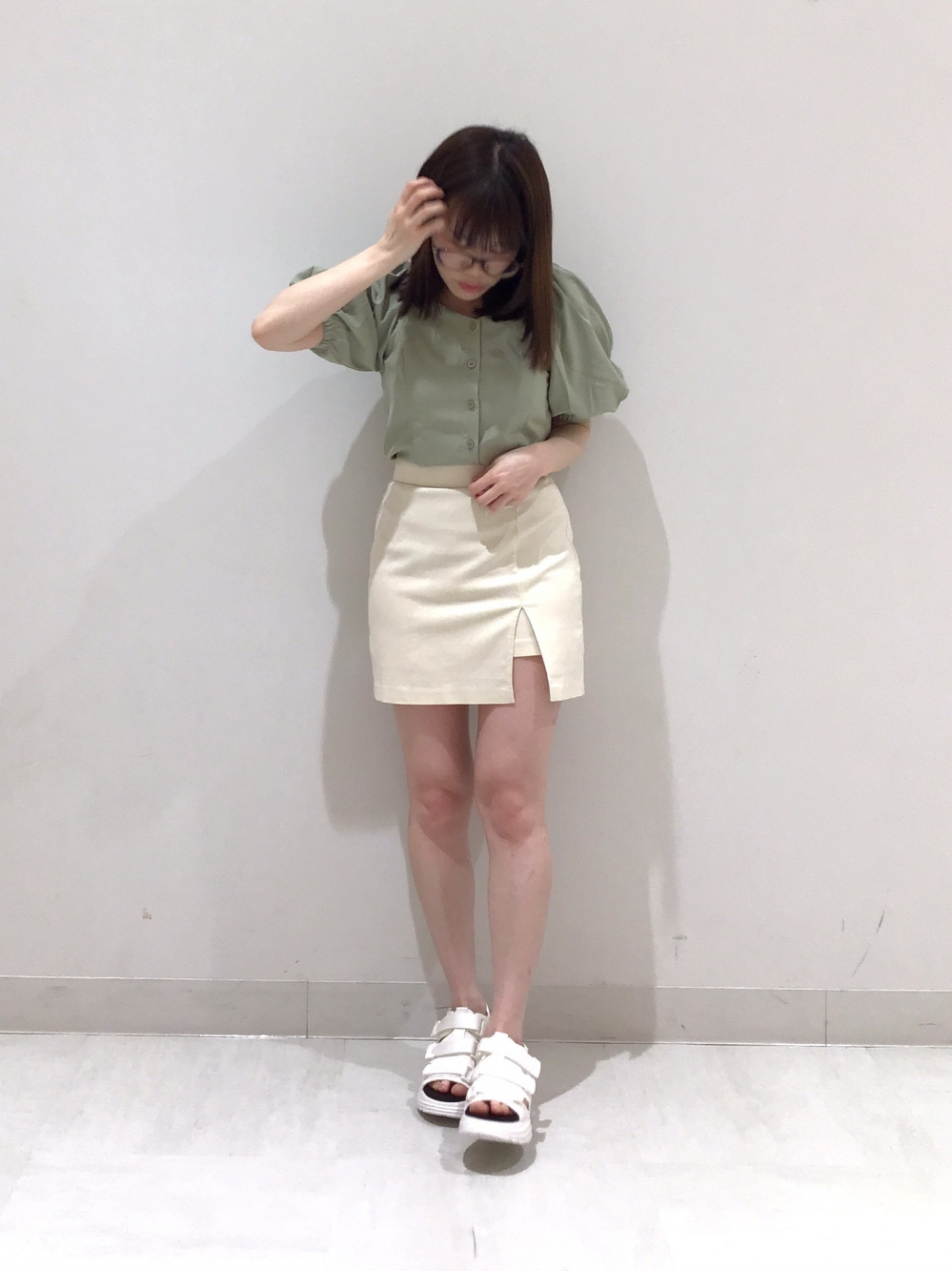 ミニスカート  パンツ バイカラーミニT(半袖)(刺繍)OSB+X、スリットミニスカートパンツYT+E」の着用コーディネート| ジーユー