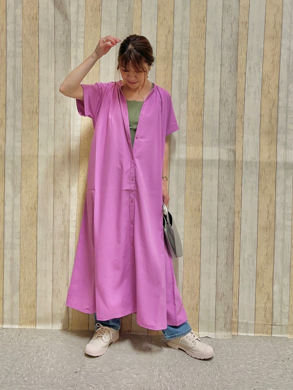 バンドカラーシャツワンピース(半袖)」の着用コーディネート| ジーユー