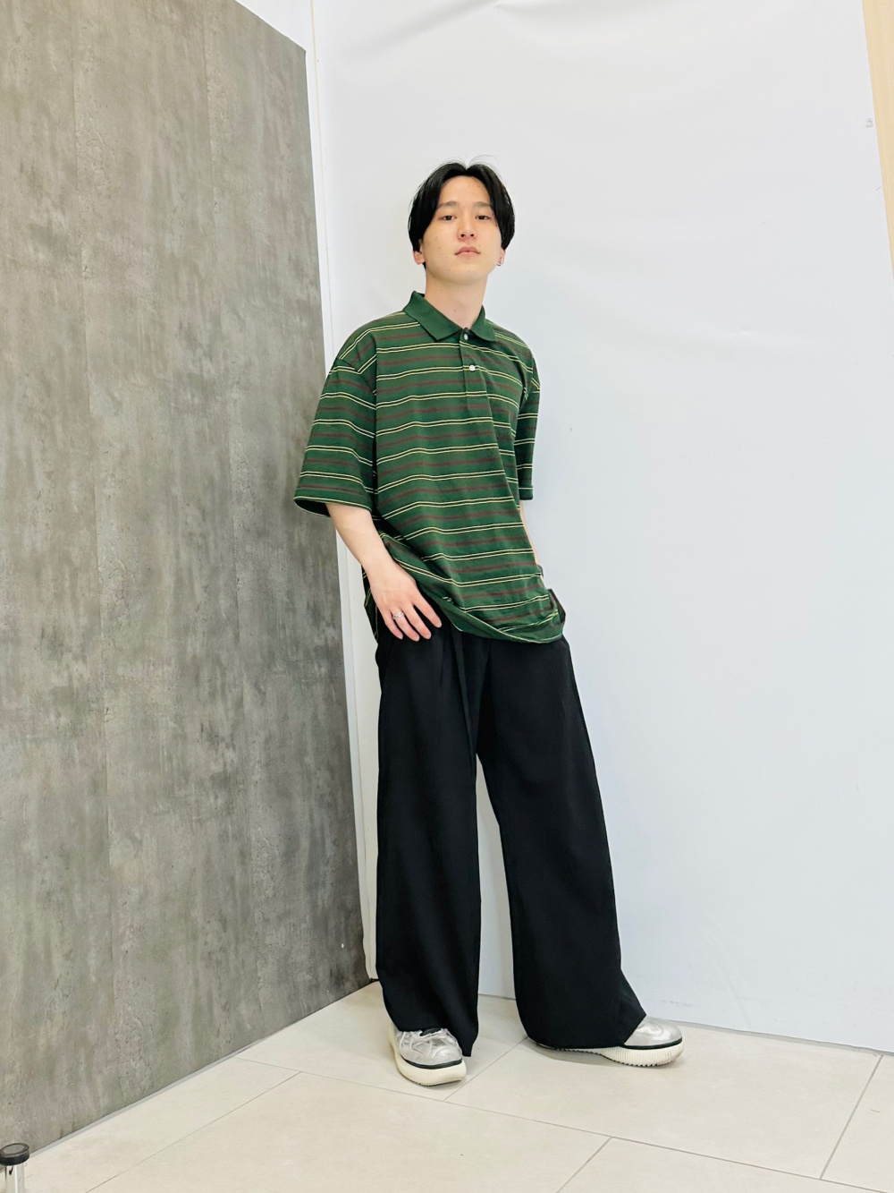 supreme ベロア ボーダー ポロシャツ グリーン ジードラゴン着用 オーバーサイズボーダーポロシャツ(5分袖)、スーパーワイドカーゴ