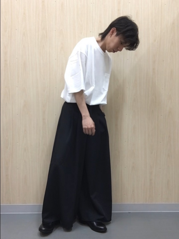 タックワイドフレアパンツZ（レディース）の着用コーディネート一覧