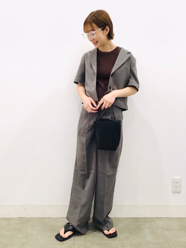 ハーフスリーブクロップドジャケット(セットアップ可能)の 