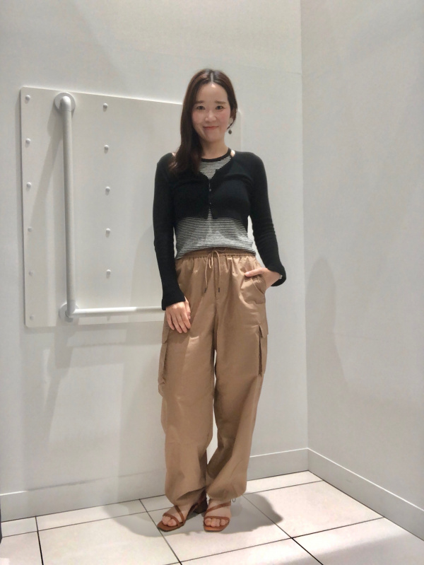 やっこさま専用 シアーリブクロップドカーディガン(長袖)YT+E（レディース）の着用