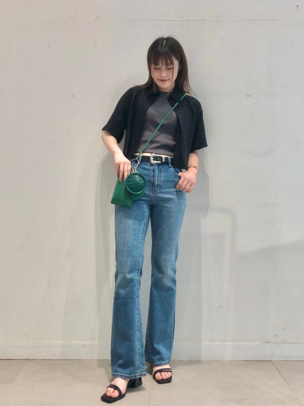 リネンブレンドクロップドシャツ(5分袖)（レディース）の着用