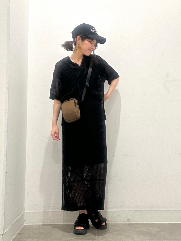 メッシュナローニットスカート(セットアップ可能)（レディース）の着用