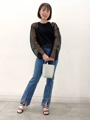 GU公式 | ハイライズフロントスリットフレアジーンズB