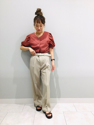 美品 GUCCI プレスストレートパンツ シルバー系 サイズ40*NC1018 GU公式 | センタープレスストレートパンツZ