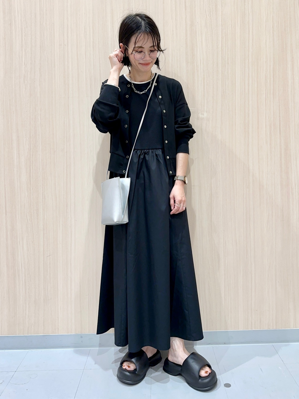 布帛コンビネーションワンピース(ノースリーブ)Q、ビジュー&チェーン