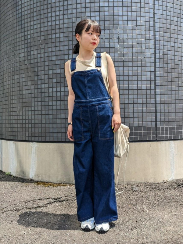 デニムバギーサロペットパンツRS+E（レディース）の着用