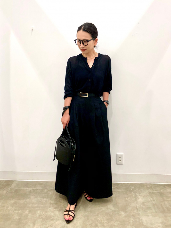 タックワイドフレアパンツZ（レディース）の着用コーディネート一覧