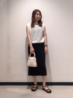 早い者勝ち【D&G】DGロゴ Tストラップ フラットサンダル ティーバーカーブプラットフォームスポーツサンダル（サンダル