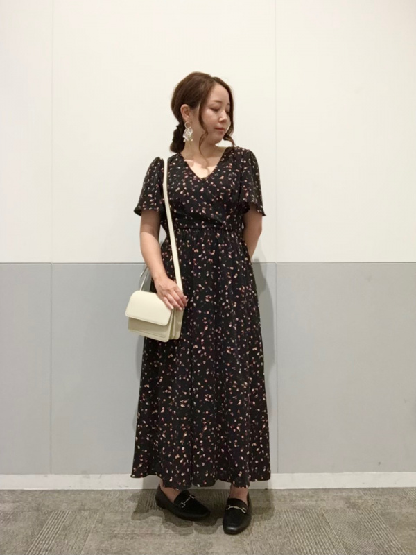 ぷしゅページです☆ フラワープリントカシュクールワンピース(半袖)+E（レディース）の着用