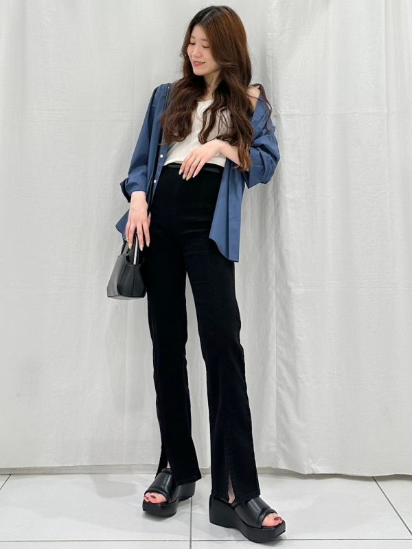 ハイライズフロントスリットフレアジーンズYT+E（レディース）の