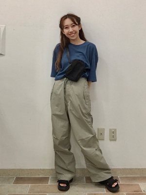 シシクイ　パラシュートパンツ　グレージュXS 試着のみ 2025年最新】PARACHUTE pants シシクイの人気アイテム - メルカリ