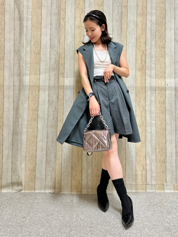 一枚板☆重厚机不規則形状 光沢仕上げ 公式スタイリング | ジーユー