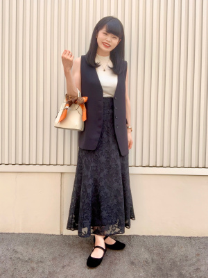 GU公式 | ノーカラーベストZ+E