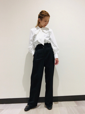 ハイウエストタックフォルムパンツ｜STYLEMIXER（スタイル