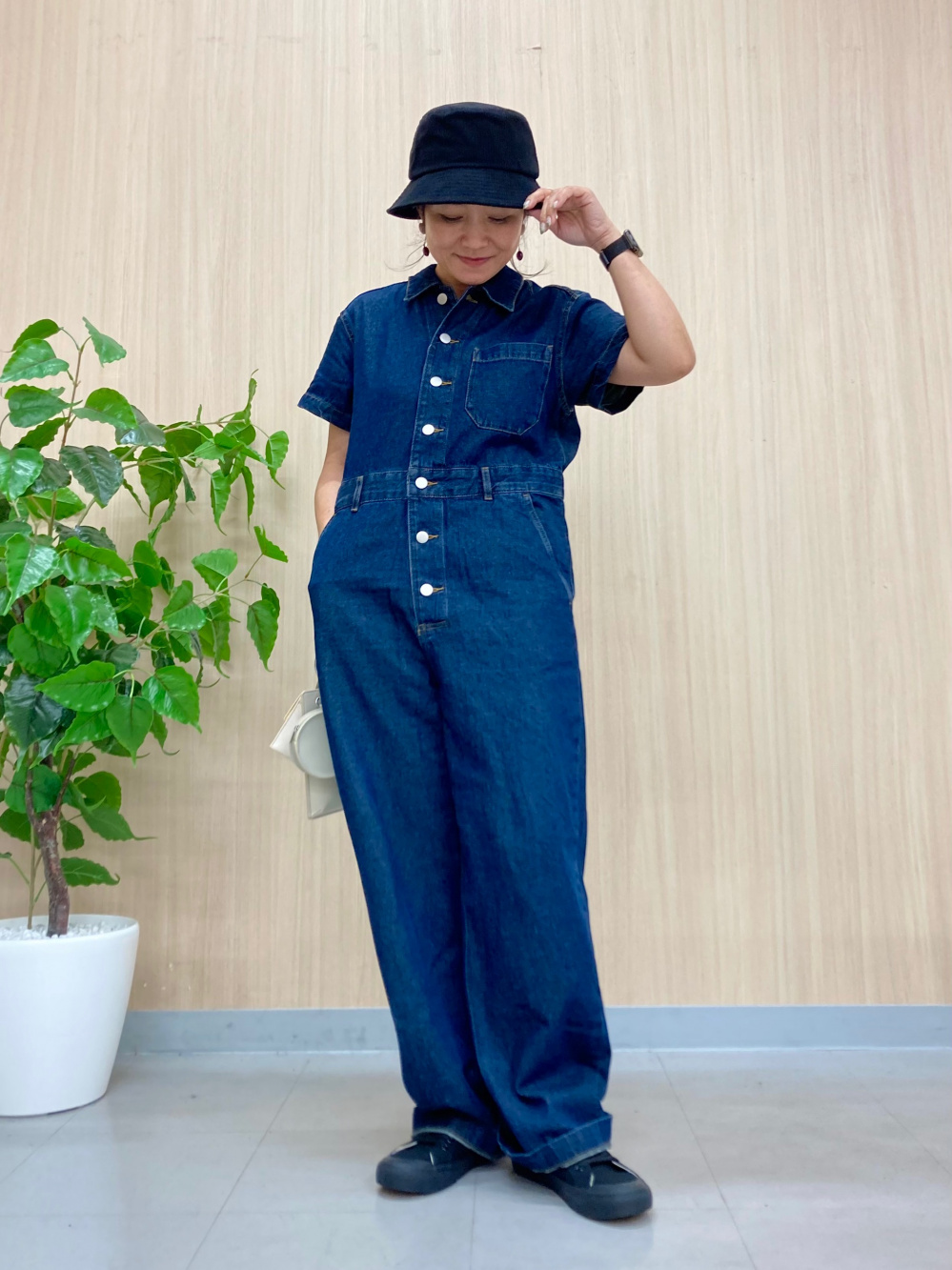 グラフィックT(5分袖)(ロゴ) beautiful people、デニムショップ
