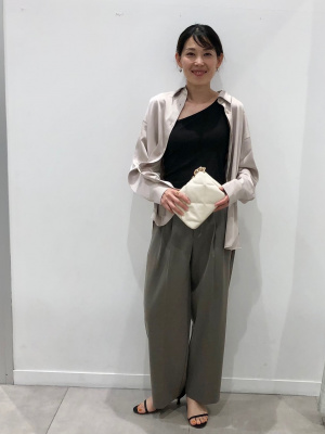 GU公式 | ブラフィールクロップドアシンメトリーネックタンクトップ