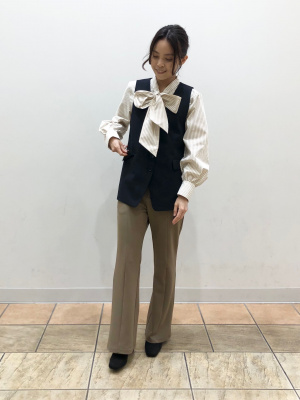 GU公式 | ノーカラーベストZ+E