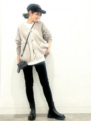 GU公式 | UVカットコーデュロイロゴキャップ