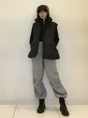 GU公式 | パラシュートパンツQ