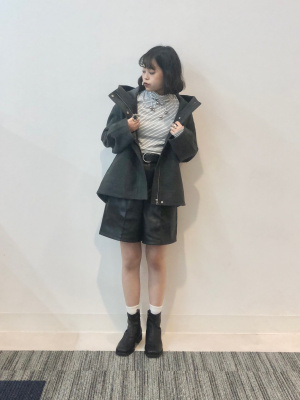 日本未発売*PRADA*レザーホットパンツ ショートパンツ レッド レッド系 レディースのショート・ハーフパンツ | 三越伊勢丹