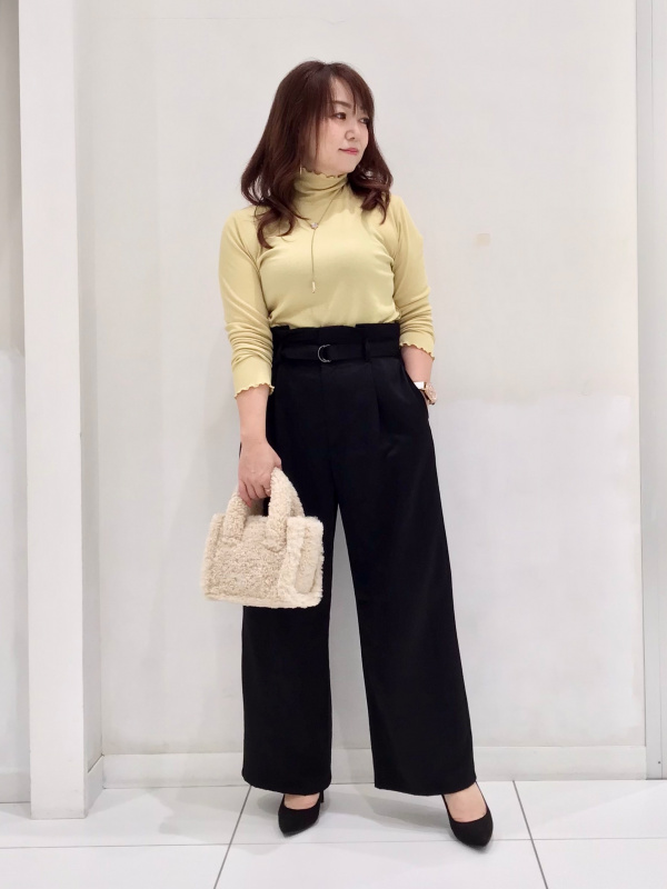 ベルト付きハイウエストタックパンツZ（レディース）の着用