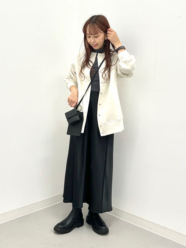 サテンロングスカート(丈標準83.0～90.0cm)（レディース）の着用