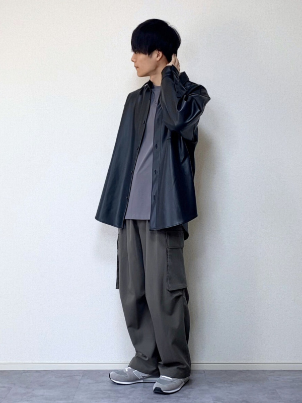 ごん フェイクレザーオーバーサイズシャツ(長袖)（メンズ）の着用