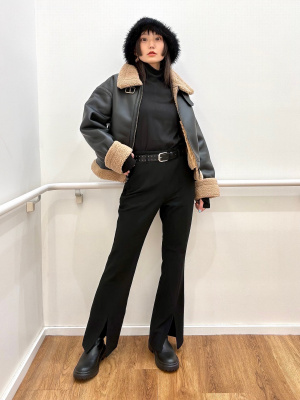 GU公式 | フロントスリットフレアパンツ+E