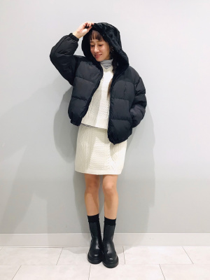 ビビ　904545 サイドアクリル　お急ぎ GU公式 | GIRLSヒートパデッドフェイクファーフードブルゾンJR