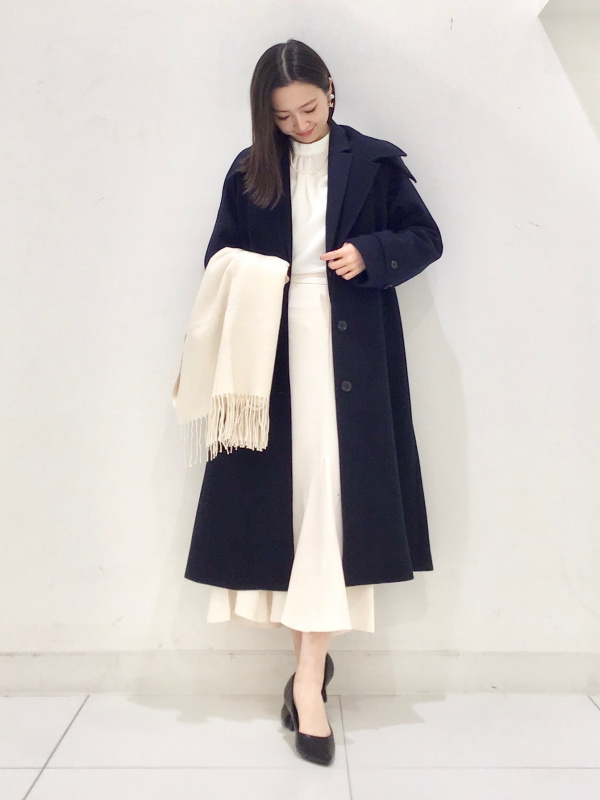 スタンドカラーブラウス(長袖)Z（レディース）の着用