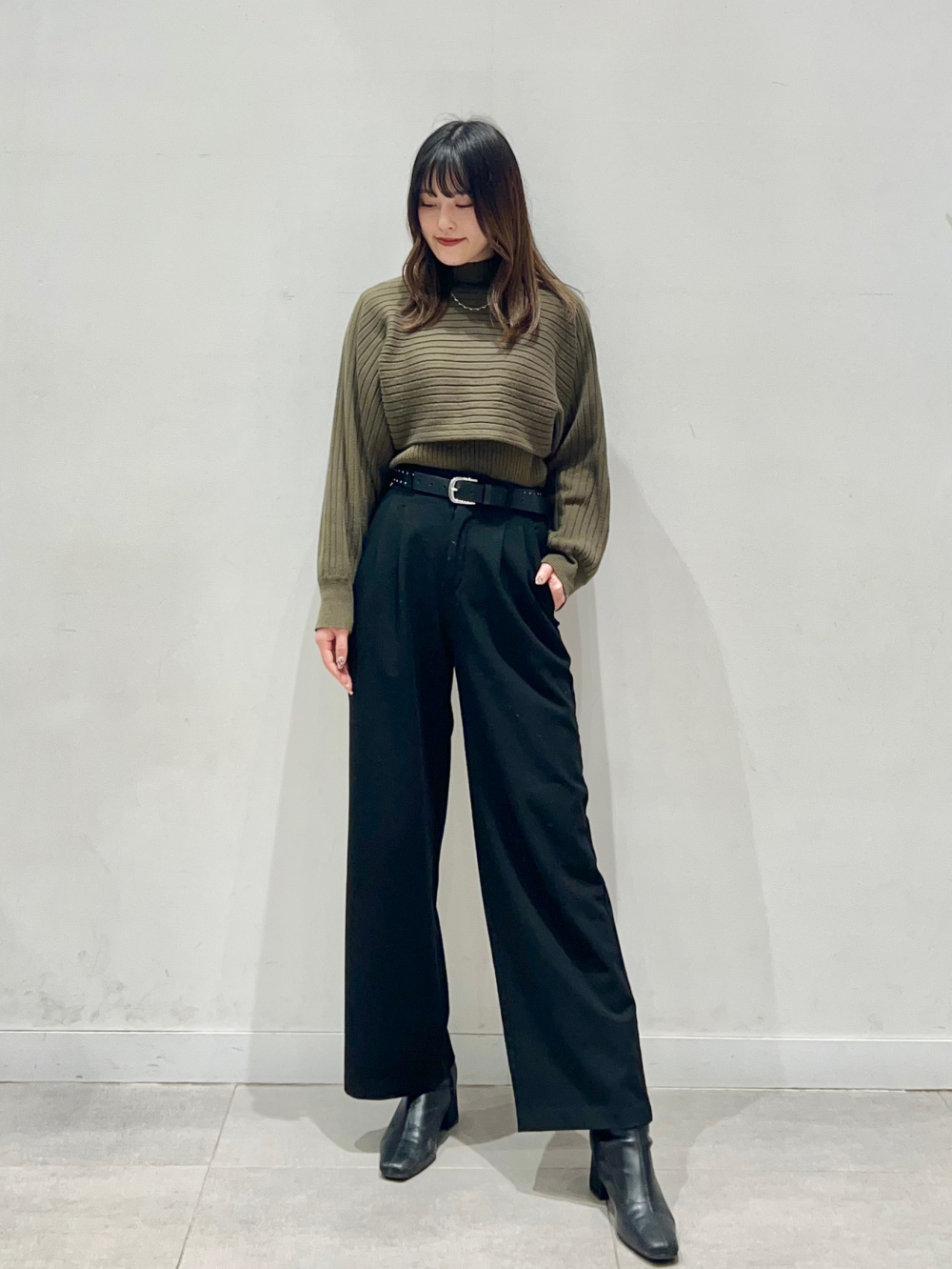 マルチウェイセーター(長袖)、タックワイドパンツ(丈標準70.0～74.0cm