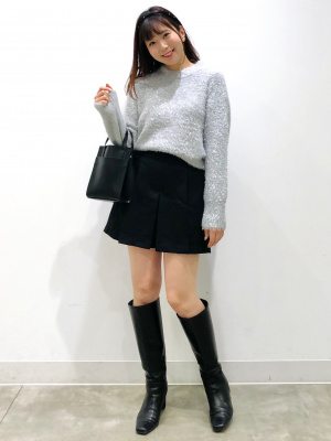 美品］GU シャイニークルーネックセーター M ライトグレー