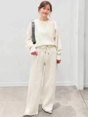 GU公式 | オーバーサイズクルーネックセーター(長袖)(2023年冬アイテム)