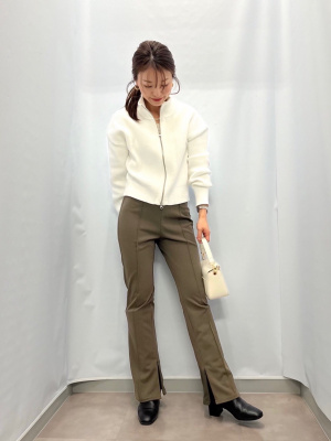 GU公式 | カットソースリットスリムパンツ+E