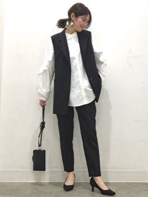 GU公式 | ラッフルスリーブブラウス(長袖)(UVカット機能付き)