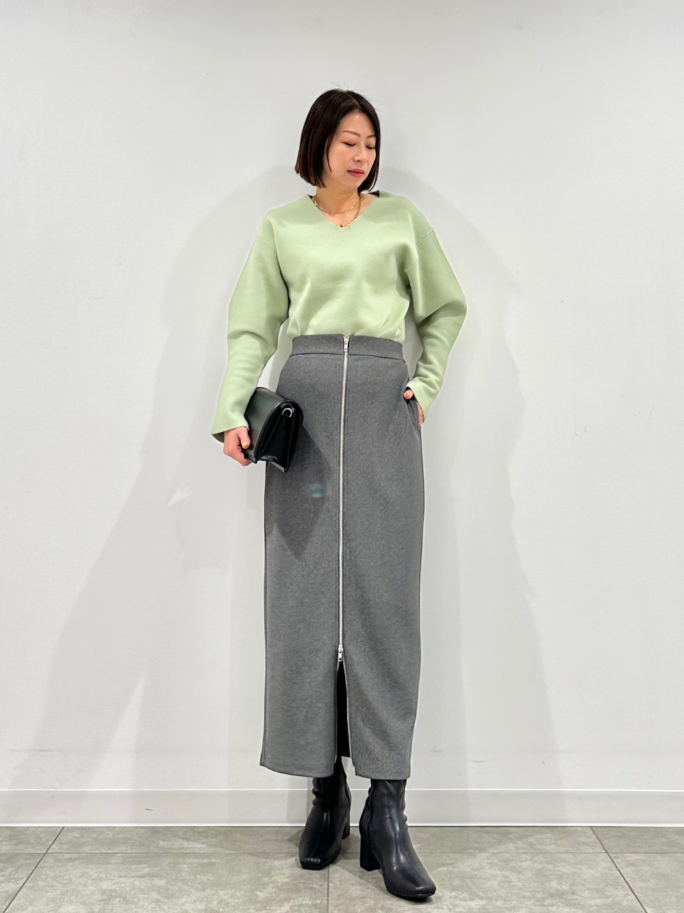 ボリュームスリーブVネックセーター(長袖)Z+E、フロントジップ