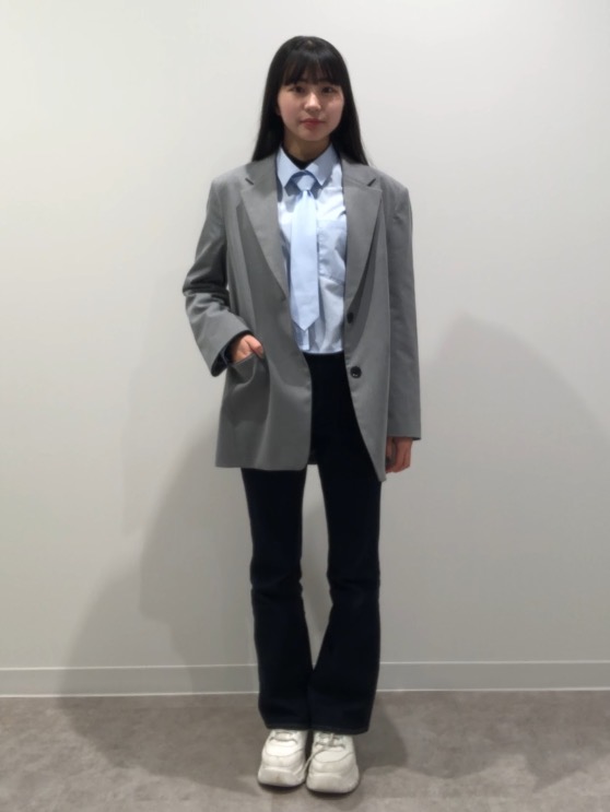 ミドルライズフレアジーンズA+EC(丈長め83.0cm)（レディース）の着用