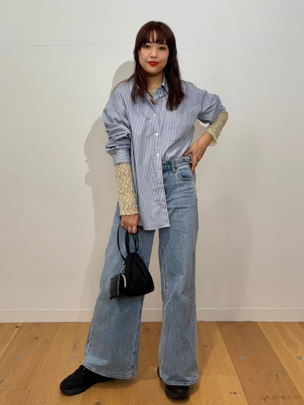 ミドルライズワイドジーンズ+EC(丈長82.0cm)（レディース）の着用