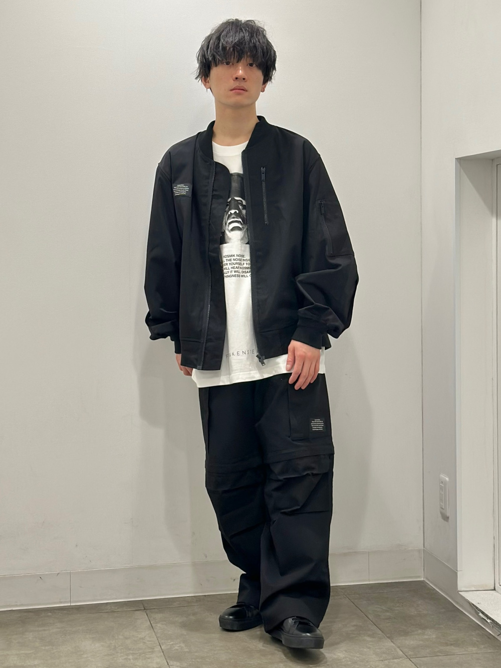 リブブルゾン UNDERCOVER、グラフィックT(5分袖) UNDERCOVER 5」の着用