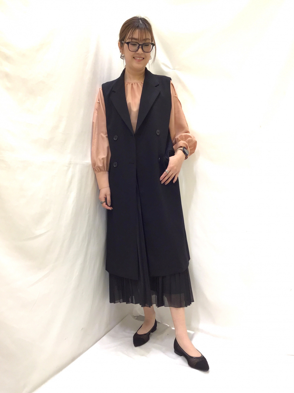 ジレ、ブラウスセットアップ Mezzo - . 『ITEM』 ジレのセットアップコーデはボウタイシャツ