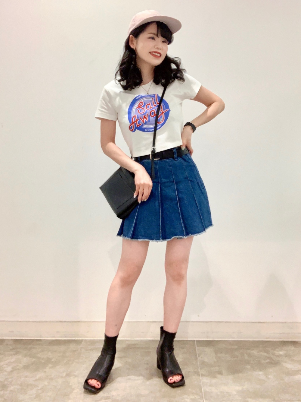 GLOWNY ミニスカート ジェニー着用 Sサイズ グラフィックミニT(半袖)(レトロ)、デニムローウエストプリーツ