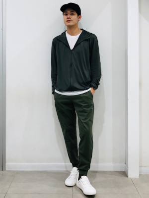 GU公式 | サイドシームレススリーブレスT GA